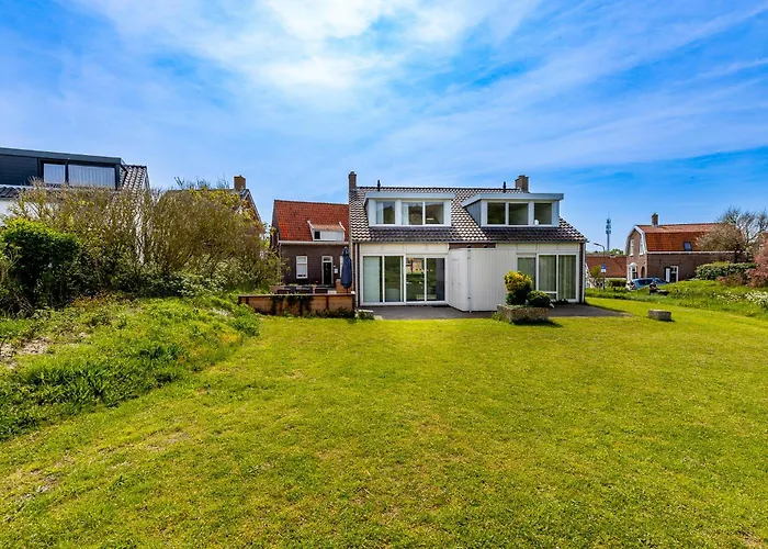 Hogehilweg 16 vakantiehuis, Direct onder de duinen - eigen parkeerplaatsen Domburg